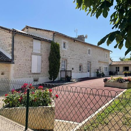 Chambres D'Hotes Du Puy D'Anche Sauze-Vaussais Екстер'єр фото